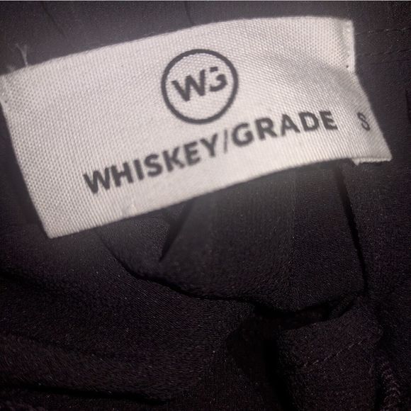 WHISKEY GRADE | SHEER BLACK TOP - Picture 4 of 4